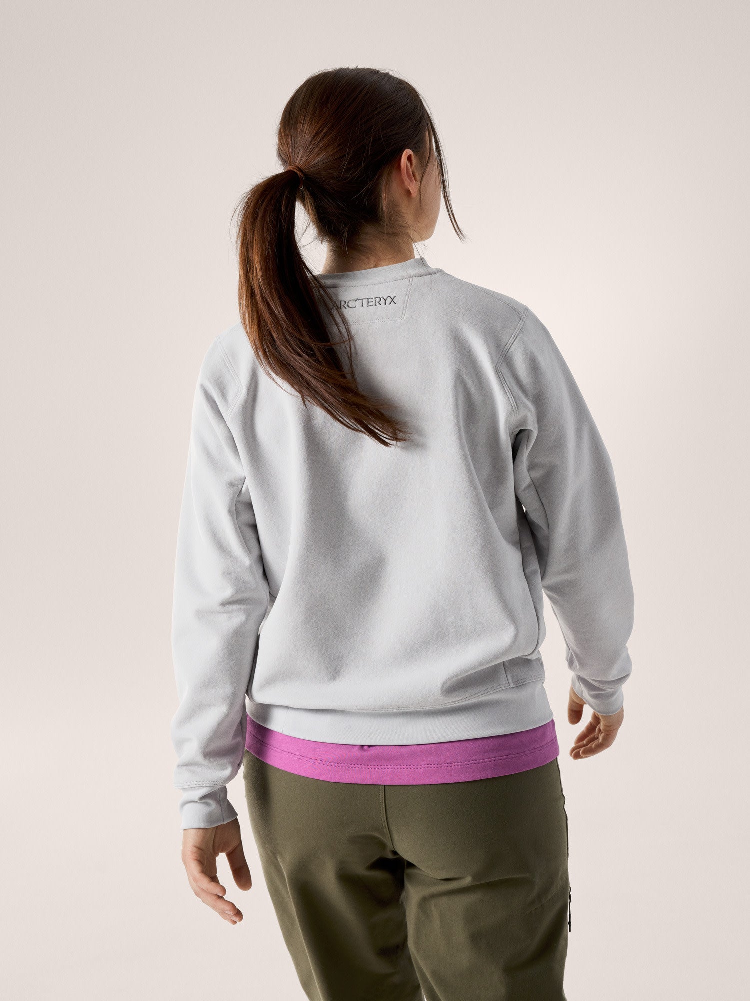 Aestas Crew Neck Pullover Women's